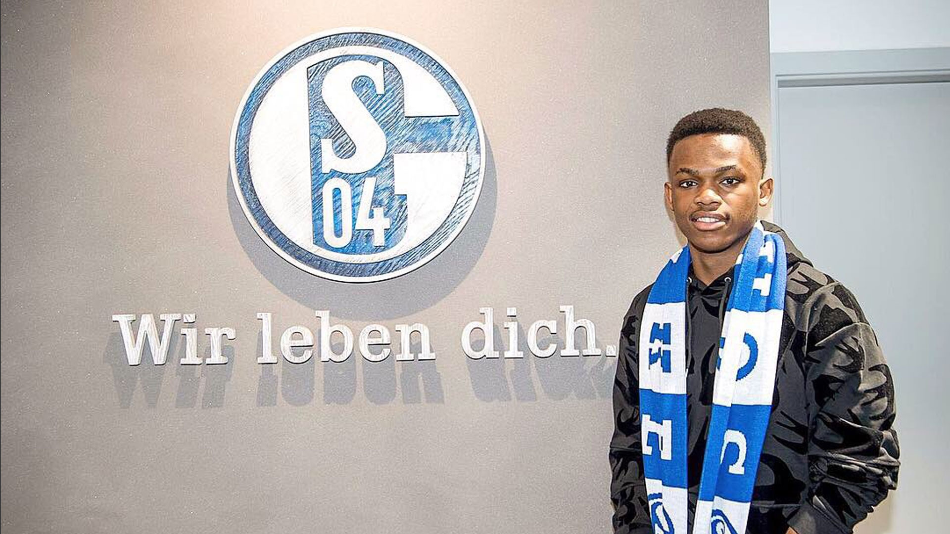 立了较大领 立了较大领