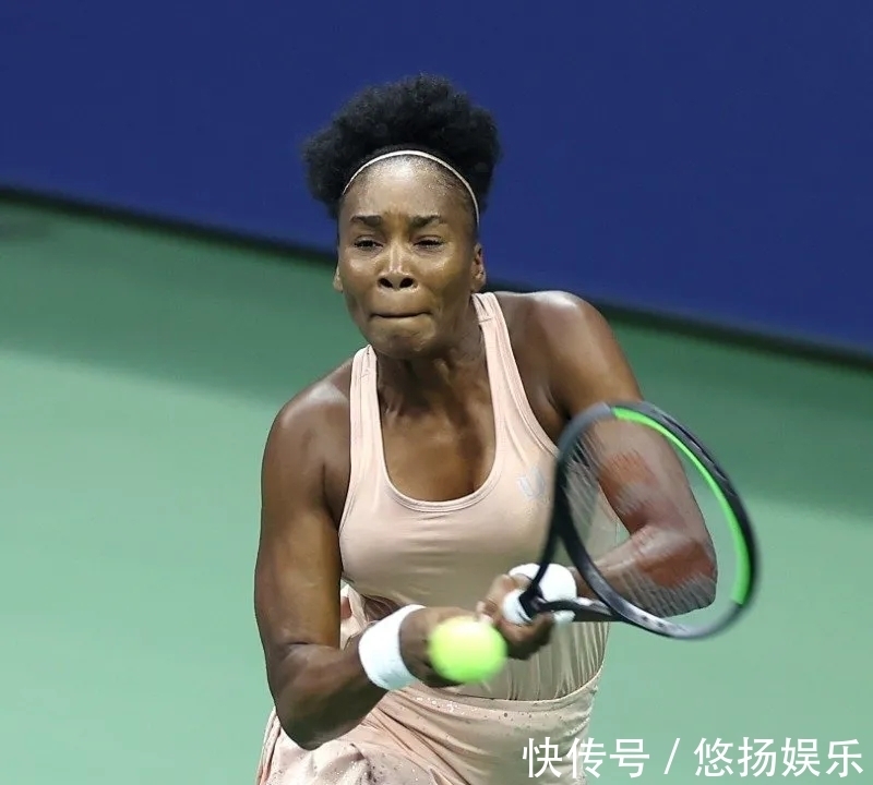 步紧随其后 步紧随其后